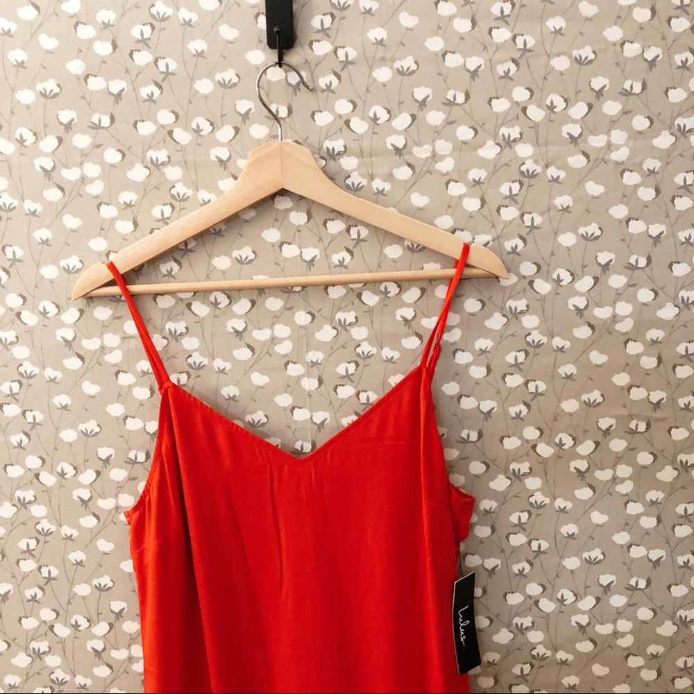 NWT lulus midi coral/red dress. Size medium